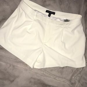 NWT white banana republic shorts size 6 petite